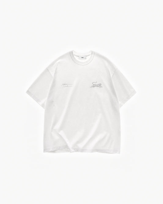 Tiger Signature Tee in White – flat lay, front view
