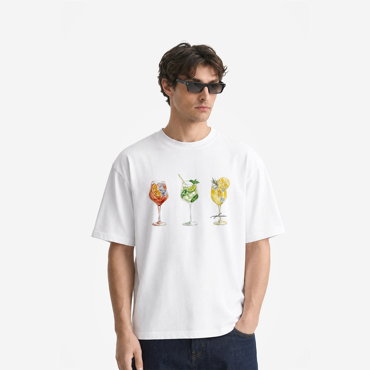 L'aperitivo Tee in White – worn by model, front view