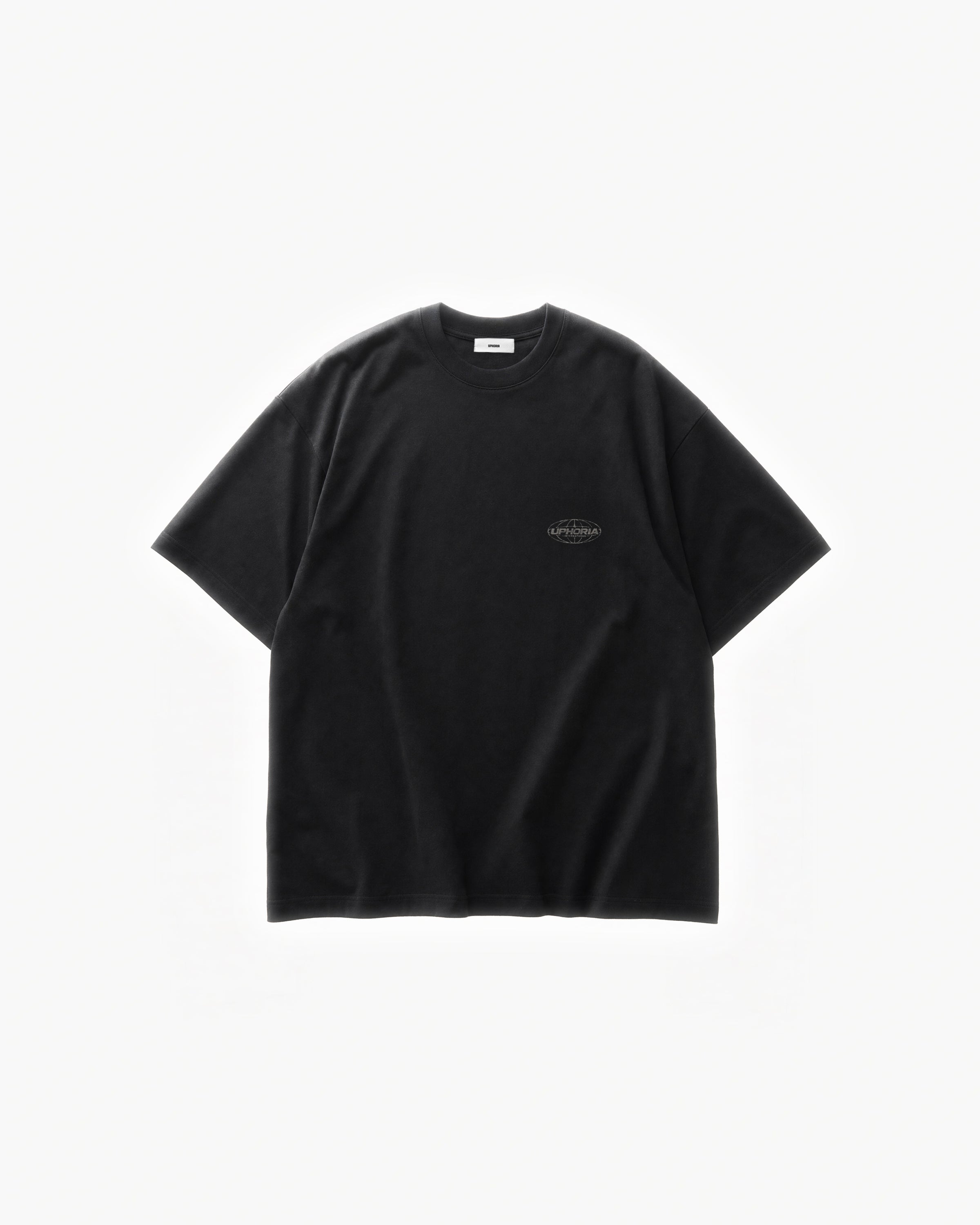 Globe Tee in Black – flat lay, front view