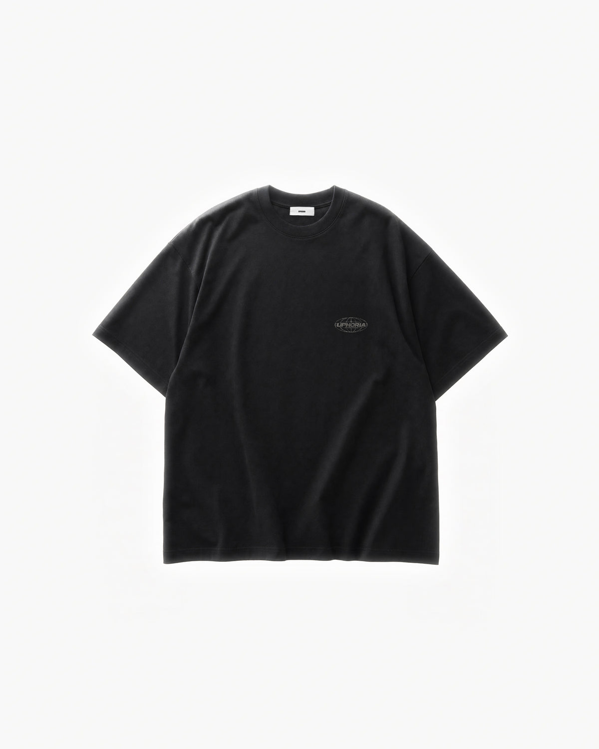Globe Tee in Black – flat lay, front view