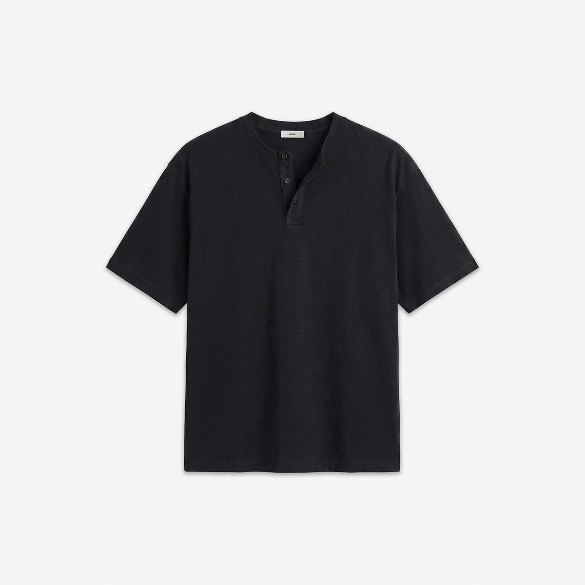 Como Henley Tee in Black – flat lay, front view