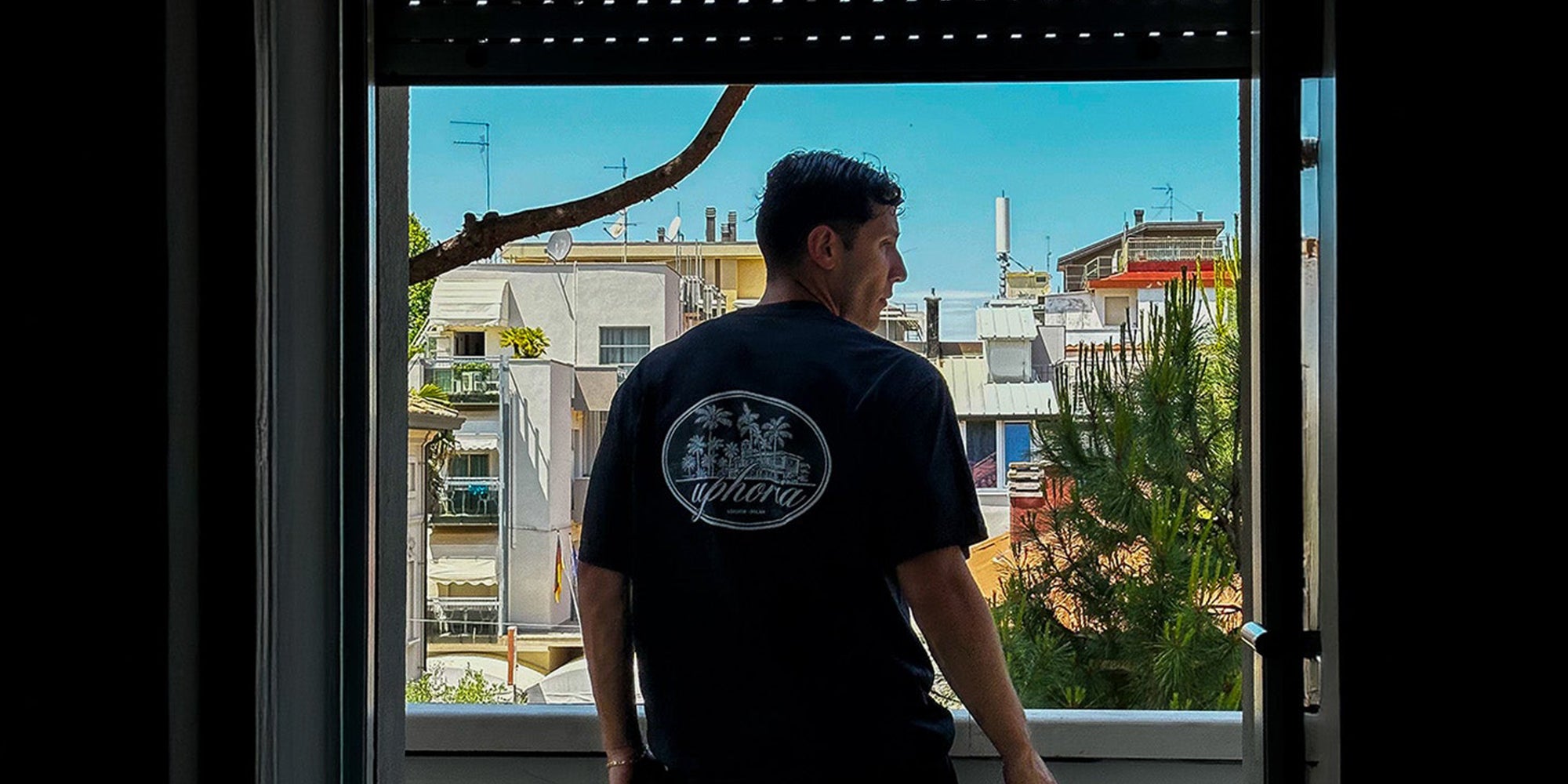 Spring Home BG.jpg__PID:9a9e1ae0-4589-479b-bd1d-2576d1b91759